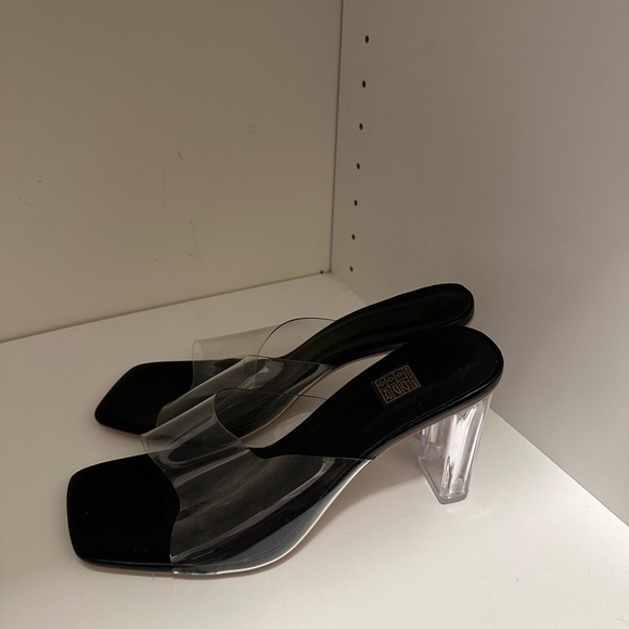 Fashion Nova Clear Block Heels with Black Insole - Picture 1 of 3